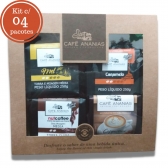 Kit Café Presente Especial Com 04 Pacotes de Café Ananias | 03 Cafés Aromatizados e 01 Capuccino